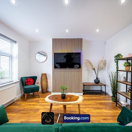 Cosy 3-Bed House, Garden & Free Parking In Stretford Lägenhet Manchester Exteriör bild