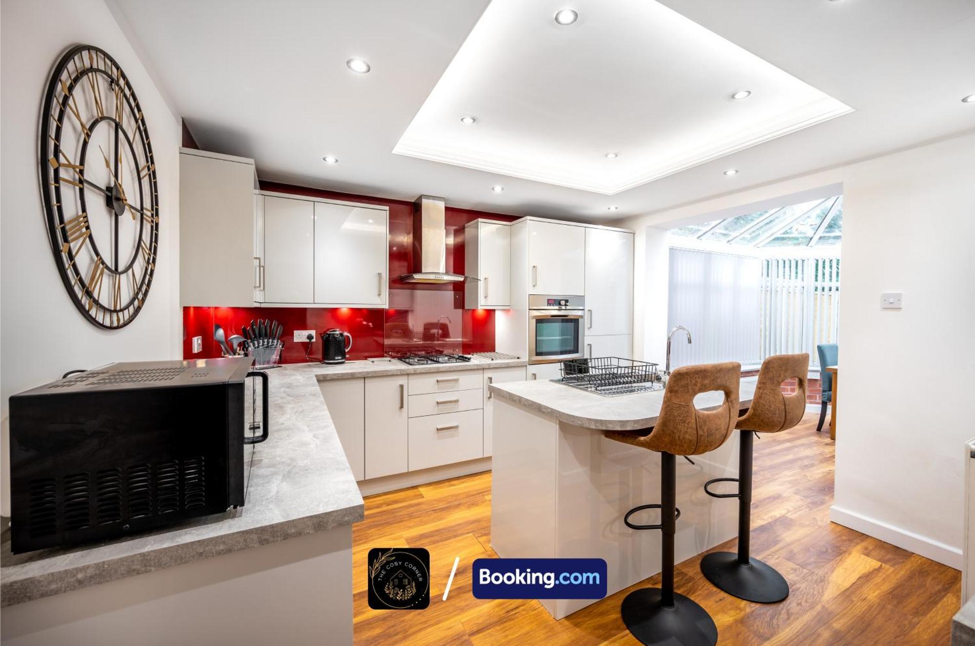 Cosy 3-Bed House, Garden & Free Parking In Stretford Lägenhet Manchester Exteriör bild