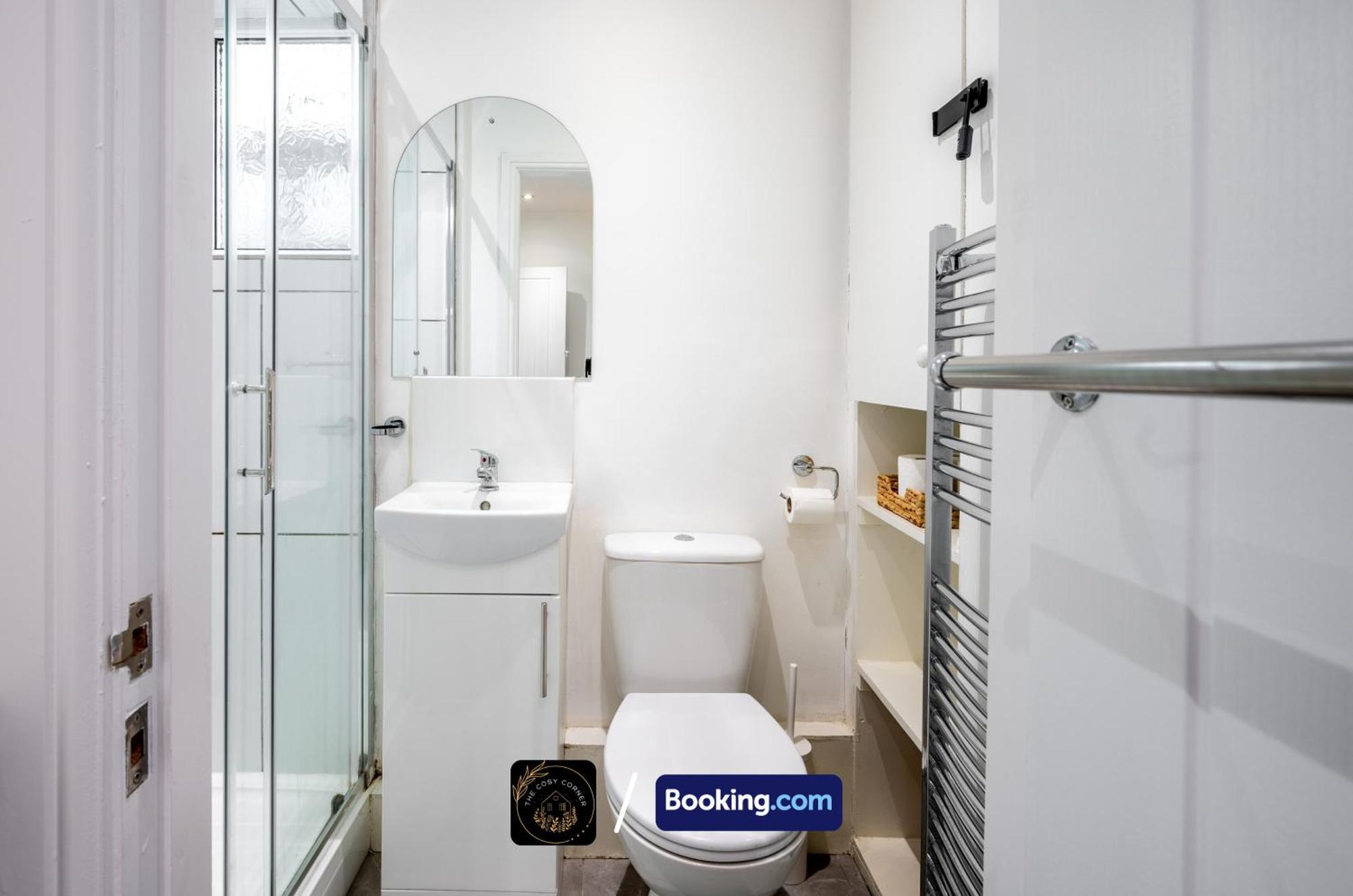 Cosy 3-Bed House, Garden & Free Parking In Stretford Lägenhet Manchester Exteriör bild