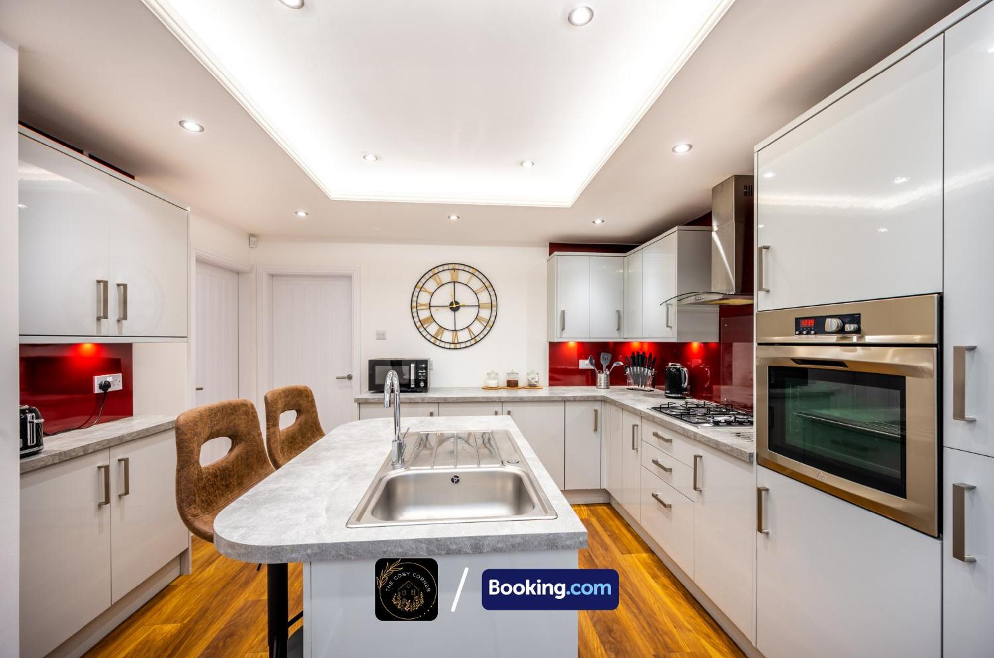 Cosy 3-Bed House, Garden & Free Parking In Stretford Lägenhet Manchester Exteriör bild