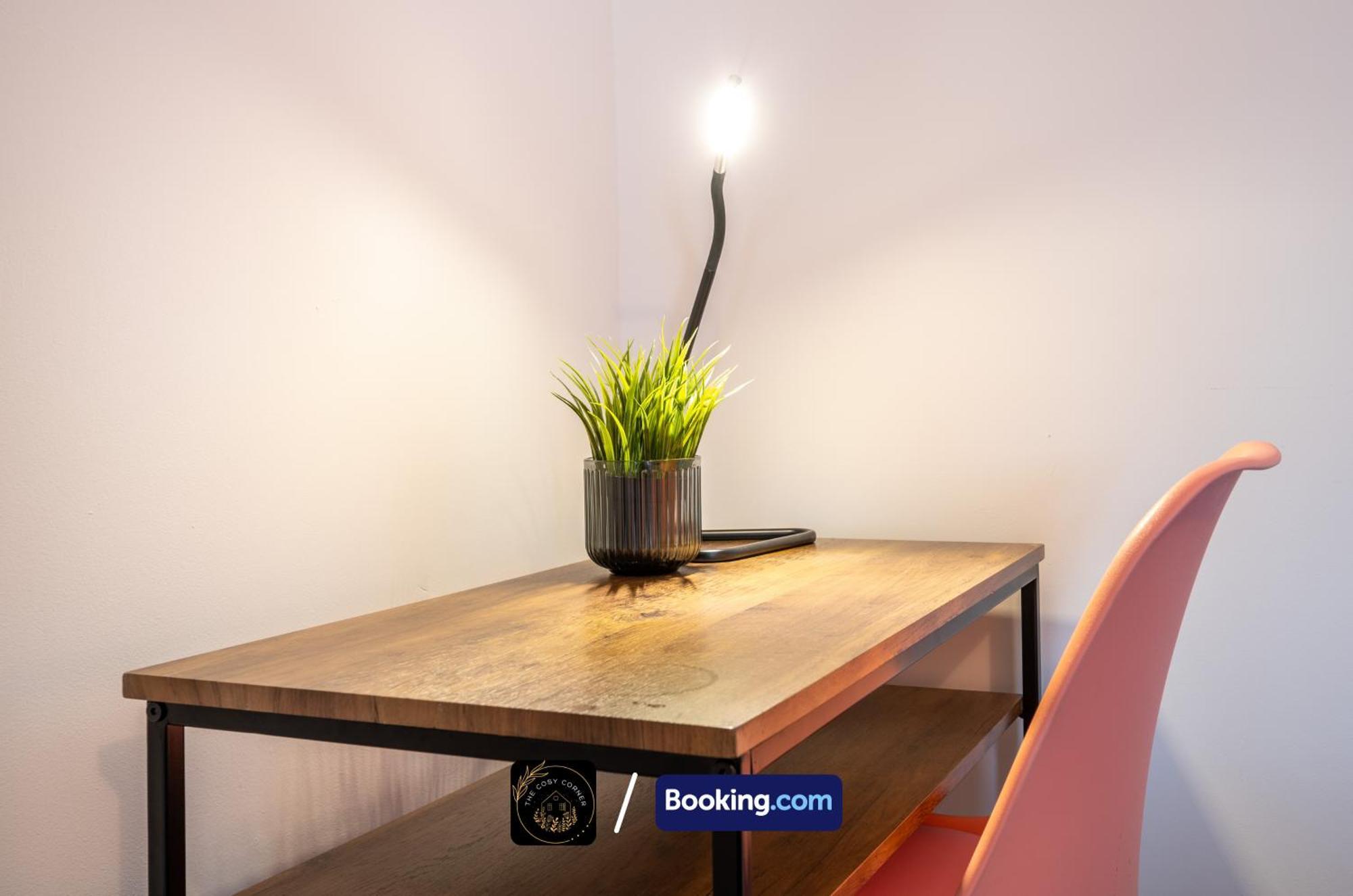 Cosy 3-Bed House, Garden & Free Parking In Stretford Lägenhet Manchester Exteriör bild