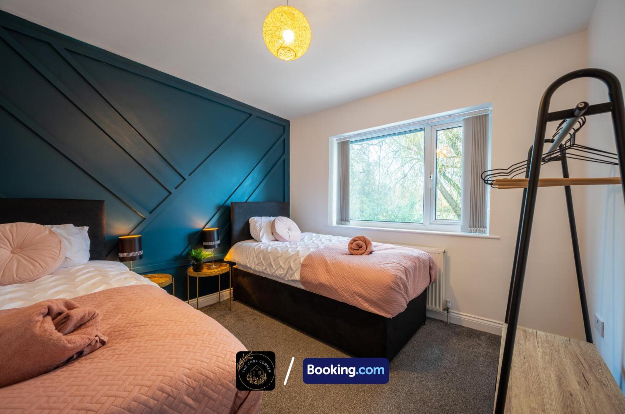 Cosy 3-Bed House, Garden & Free Parking In Stretford Lägenhet Manchester Exteriör bild