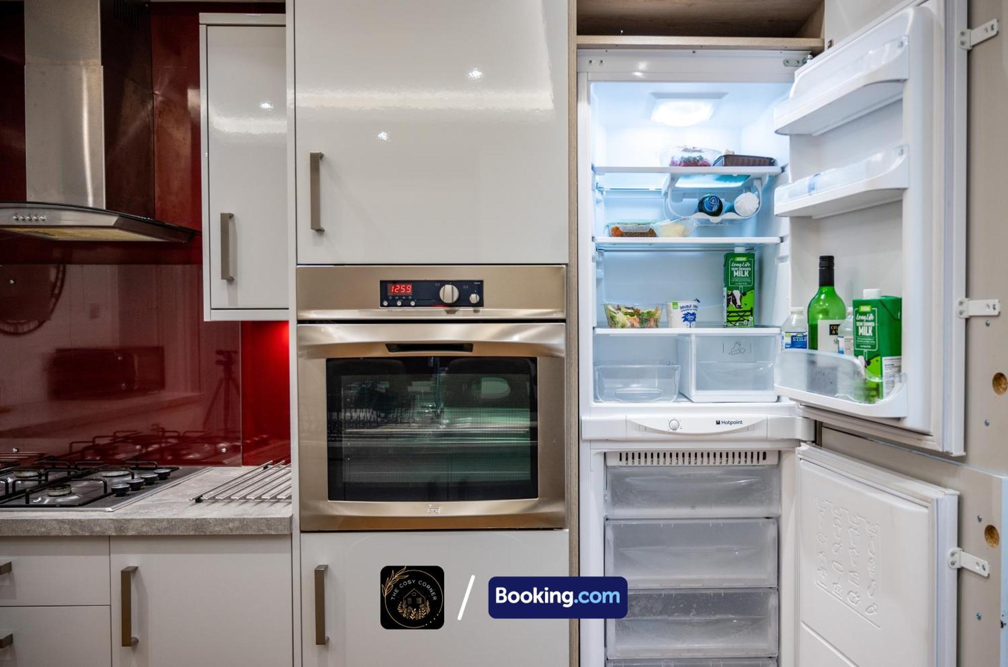 Cosy 3-Bed House, Garden & Free Parking In Stretford Lägenhet Manchester Exteriör bild