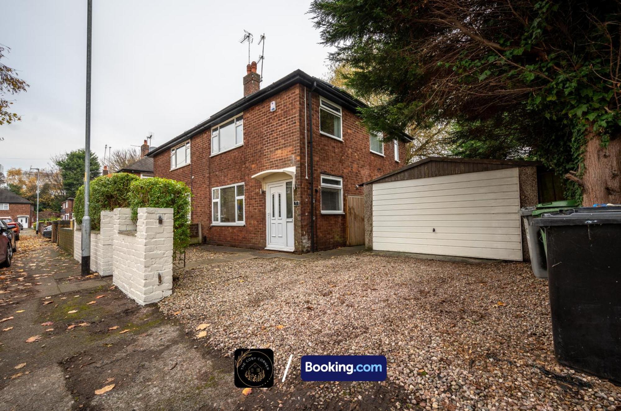 Cosy 3-Bed House, Garden & Free Parking In Stretford Lägenhet Manchester Exteriör bild